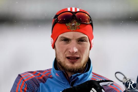 Вологжанин Максим Цветков завоевал золото и бронзу кубка России по биатлону