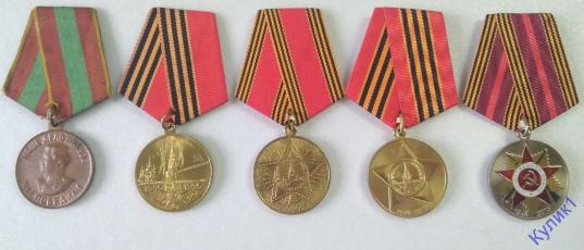 Череповчанин украл у отца ордена и медали, продал их за 500 рублей и купил спиртное