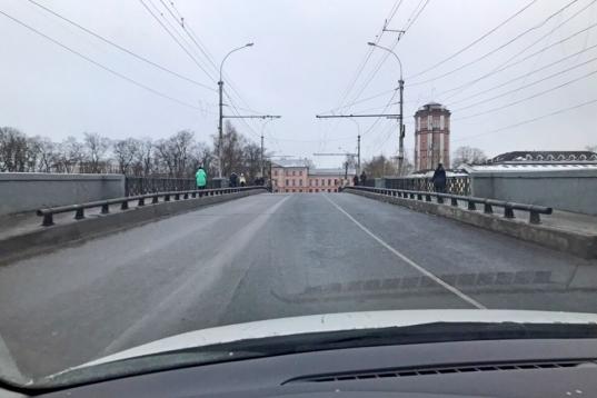В Вологде открыли движение по Октябрьскому мосту