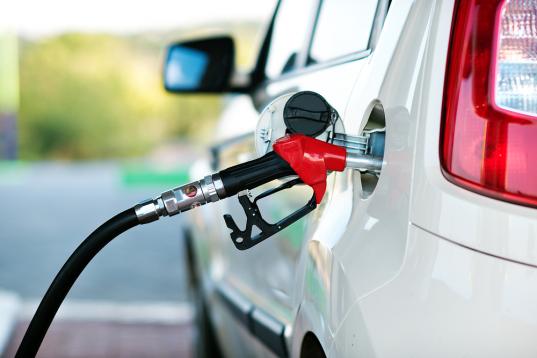 В Череповце водитель украл у предприятия 545 литров топлива для своего личного авто