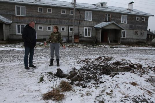 В поселке Суда Череповецкого района жители жалуются на некачественное благоустройство дворов
