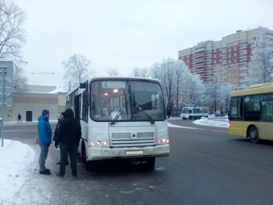 В Череповце автобус сбил пешехода, переходившего дорогу по "зебре"