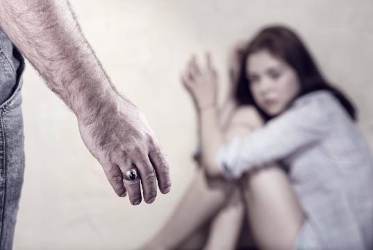 Житель Шекснинского района подозревается в сексуальном насилии над 13-летней дочерью
