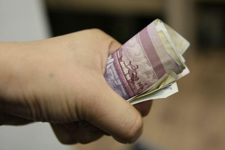 В Соколе пьяный юноша ограбил пьяного мужчину