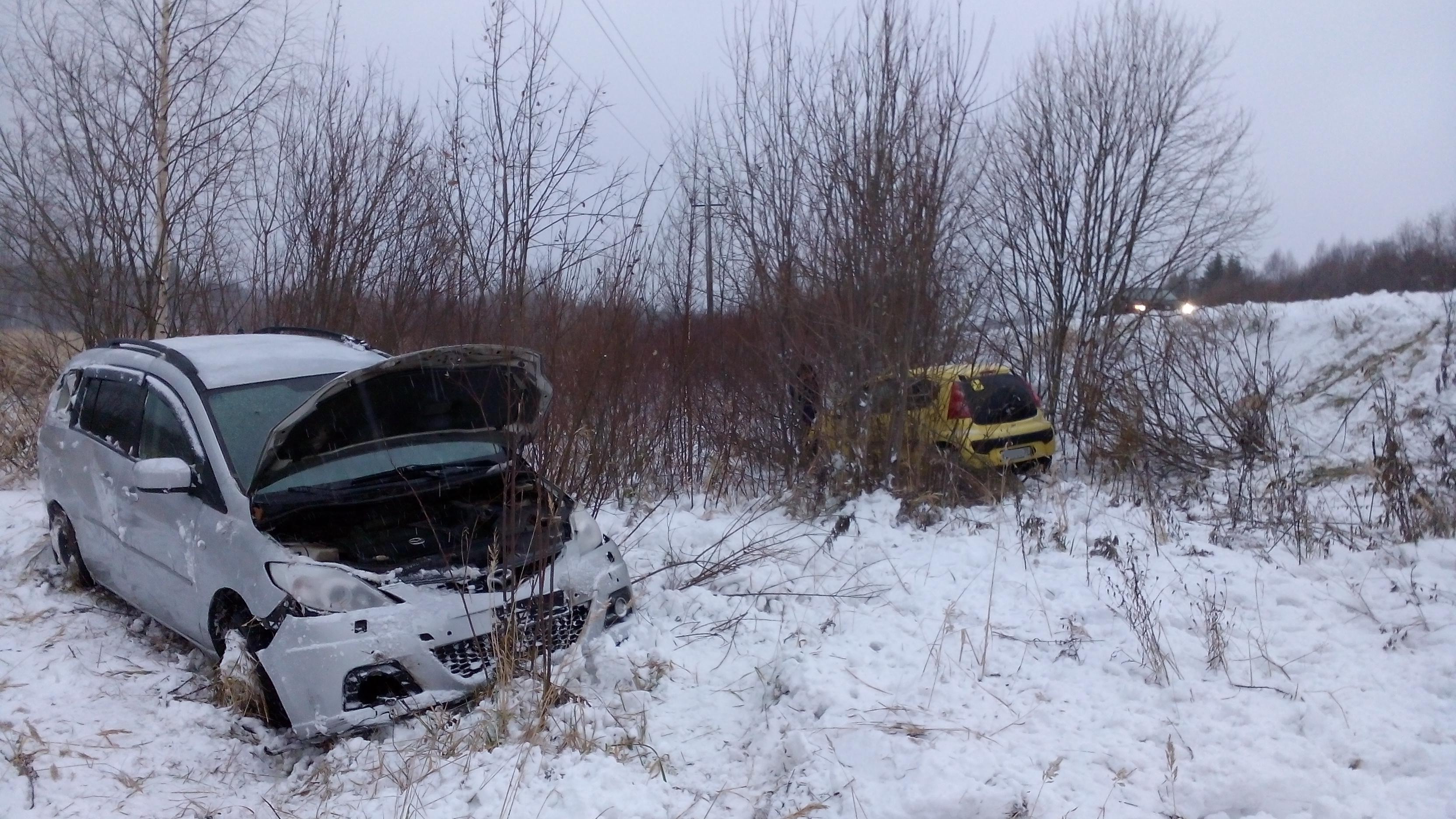 Дтп на обочине. Авария в Белозерском районе Вологодской области. ДТП 35 регион Череповец.