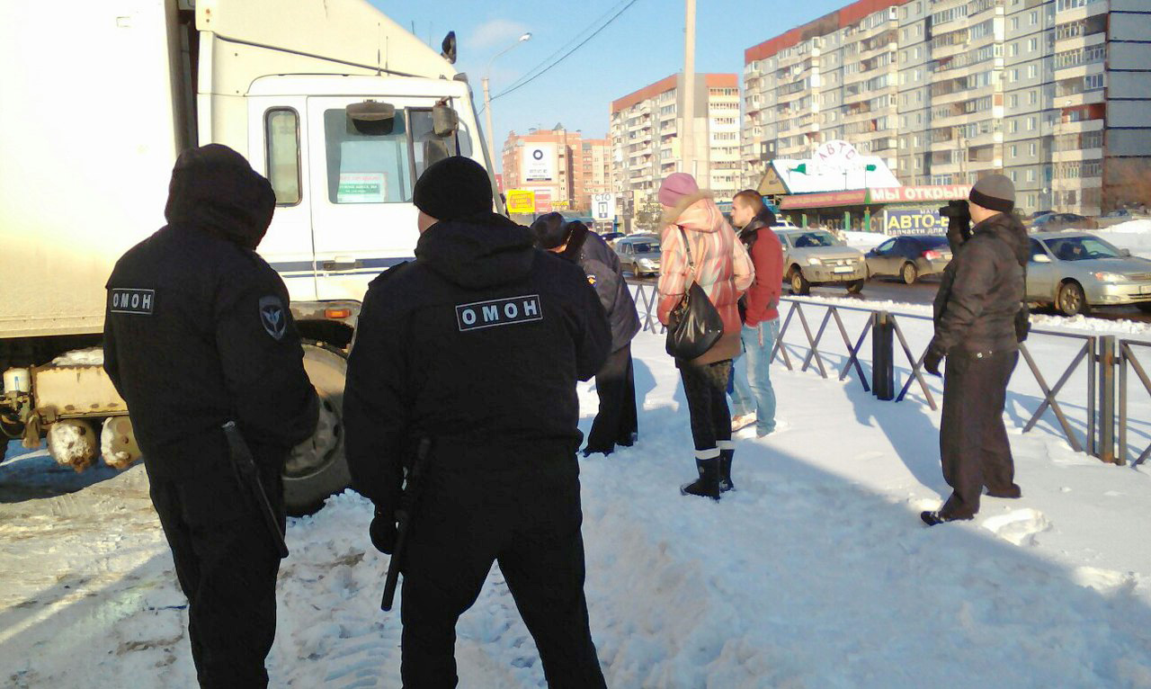 Акция протеста дальнобойщиков  в Вологде: один из участников задержан