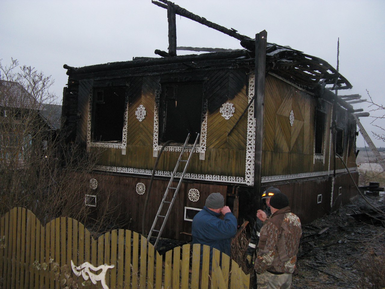 Подслушано в никольском вологодской. Пожар в Никольском районе деревня Кожаево. Пожар в деревне Никольск. Пожар в Никольске Пензенской области. Пожар в Никольске сегодня.