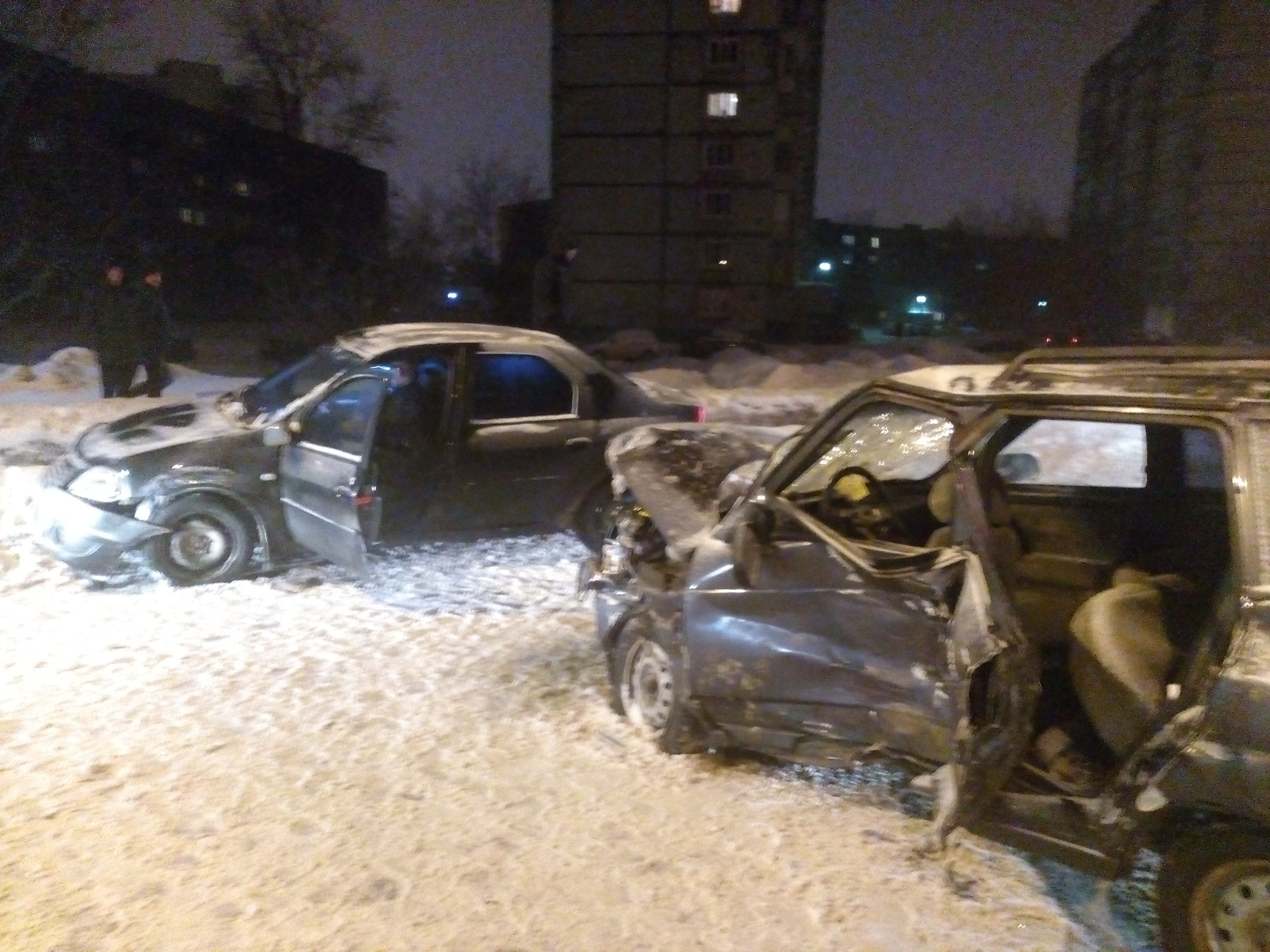 Авария на Северном шоссе Череповец. ДТП на Северном мосту Череповец 14 января 2017. ДТП Череповец сегодня на Северном шоссе. Авария на Северном шоссе Череповец сегодня.