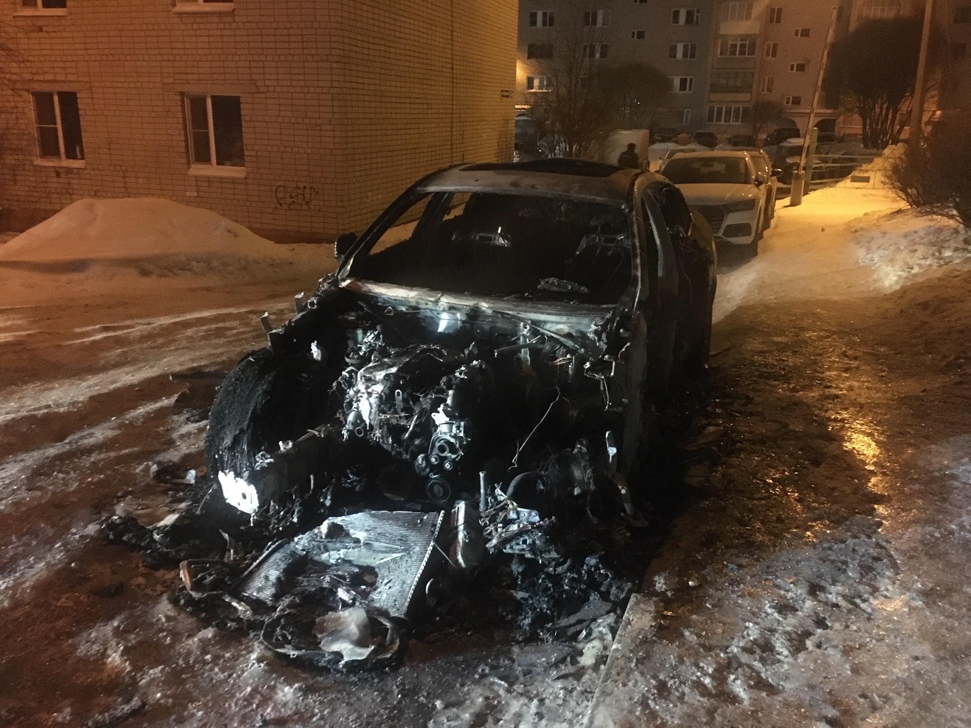 В Вологде ночью подожгли новый BMW | 09.02.2021 | Вологда - БезФормата