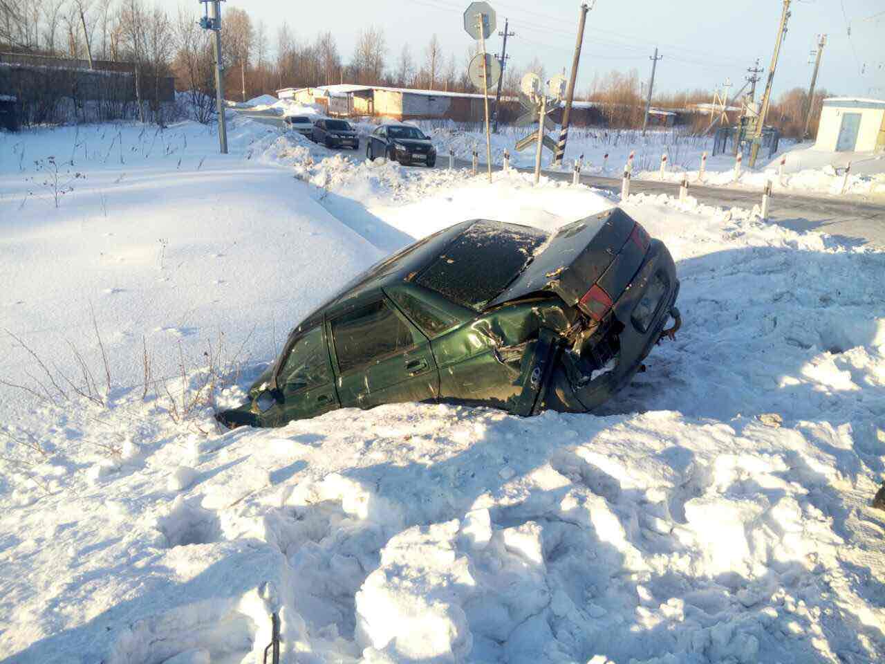 Фото Разбитой Машины В Поле Зимой