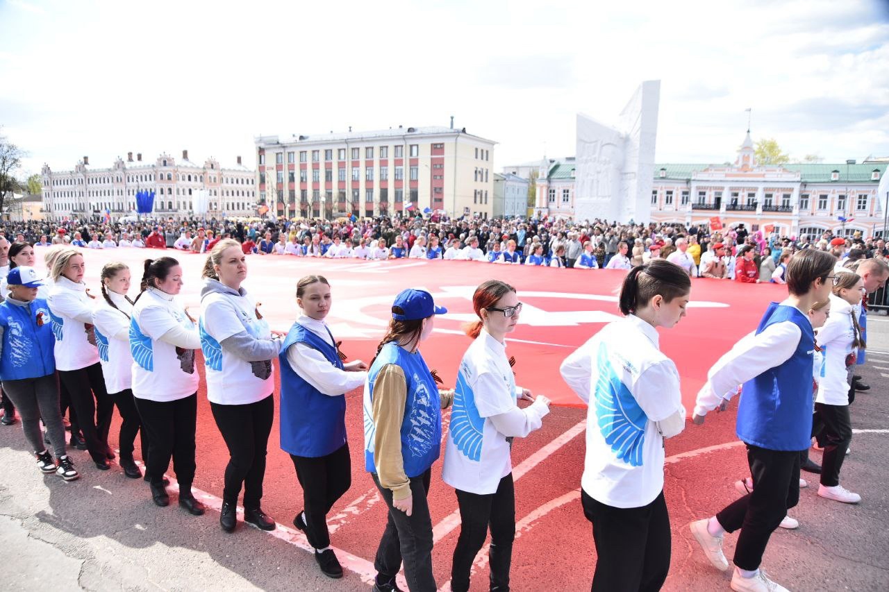 Торжественный марш войск состоялся в Вологде 9 мая | 09.05.2023 | Вологда -  БезФормата