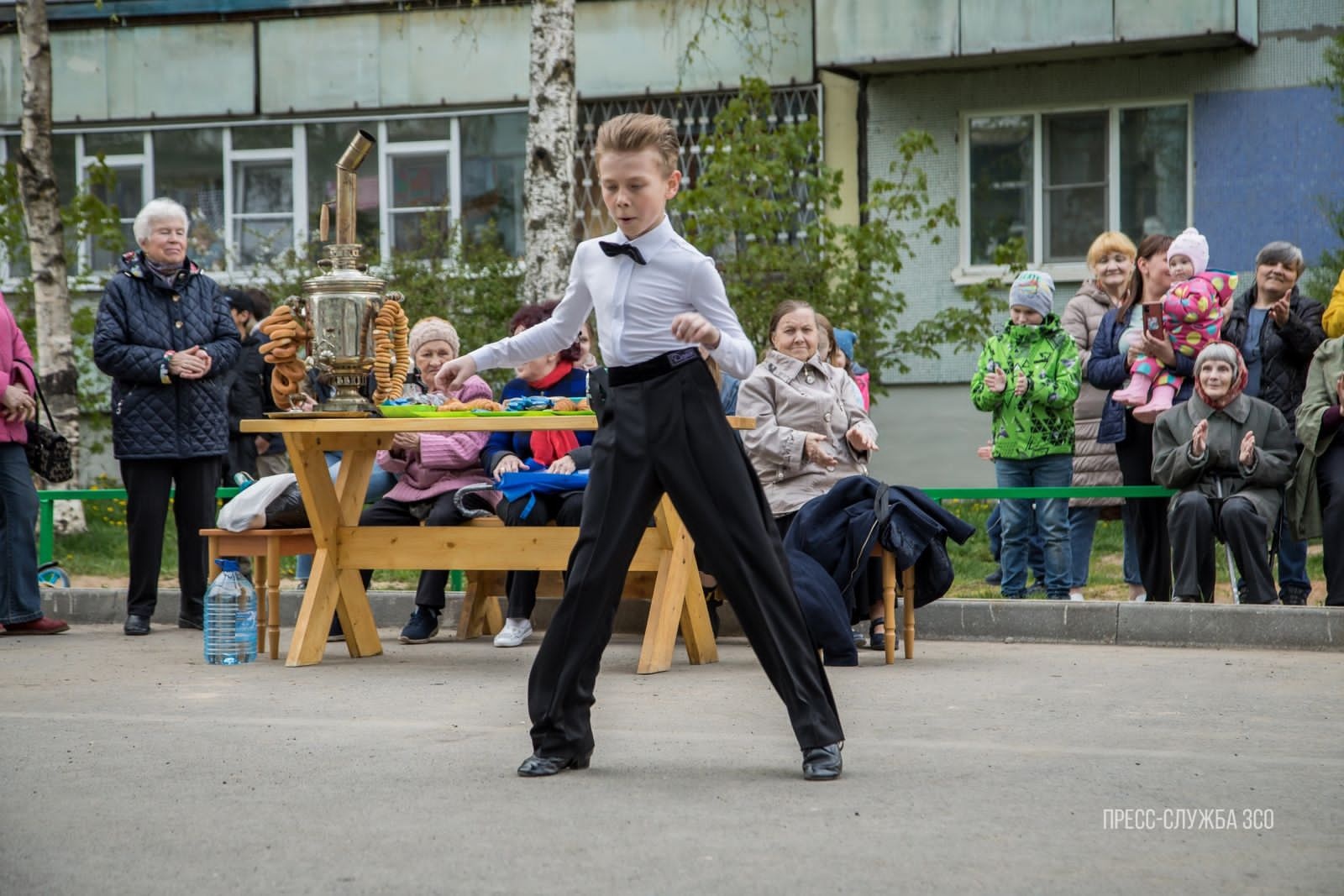 Жители трёх домов на улице Ветошкина в Вологде собрались отметить День  соседей | 27.05.2022 | Вологда - БезФормата