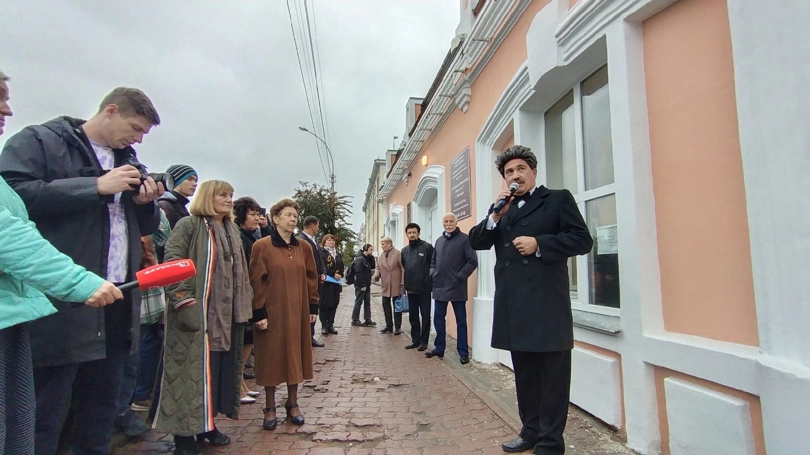 Мемориальную доску в память о Христофоре Леденцове открыли в Вологде на  здании музыкальной школы | 28.09.2022 | Вологда - БезФормата