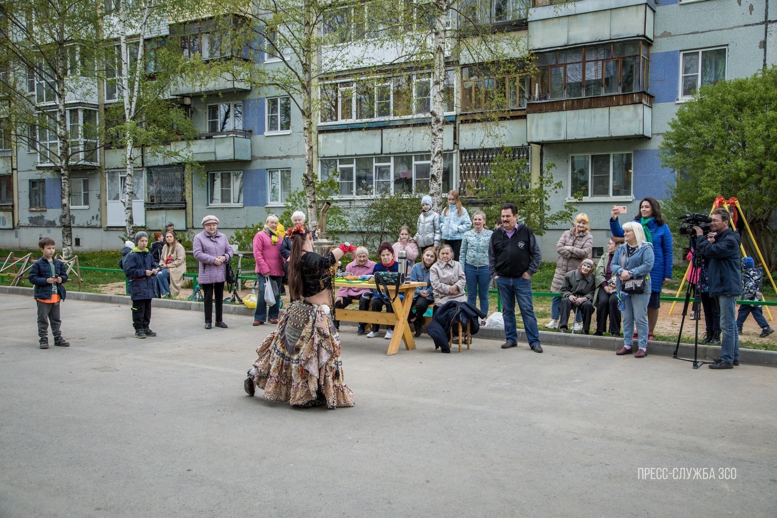 Жители трёх домов на улице Ветошкина в Вологде собрались отметить День  соседей | 27.05.2022 | Вологда - БезФормата