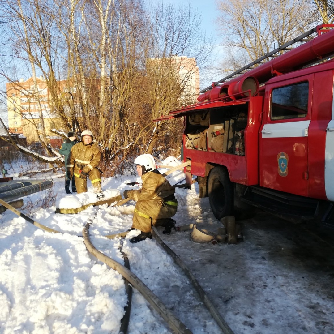 В Вологде подожгли расселенный дом на улице Народной, 8а | 10.02.2020 |  Вологда - БезФормата