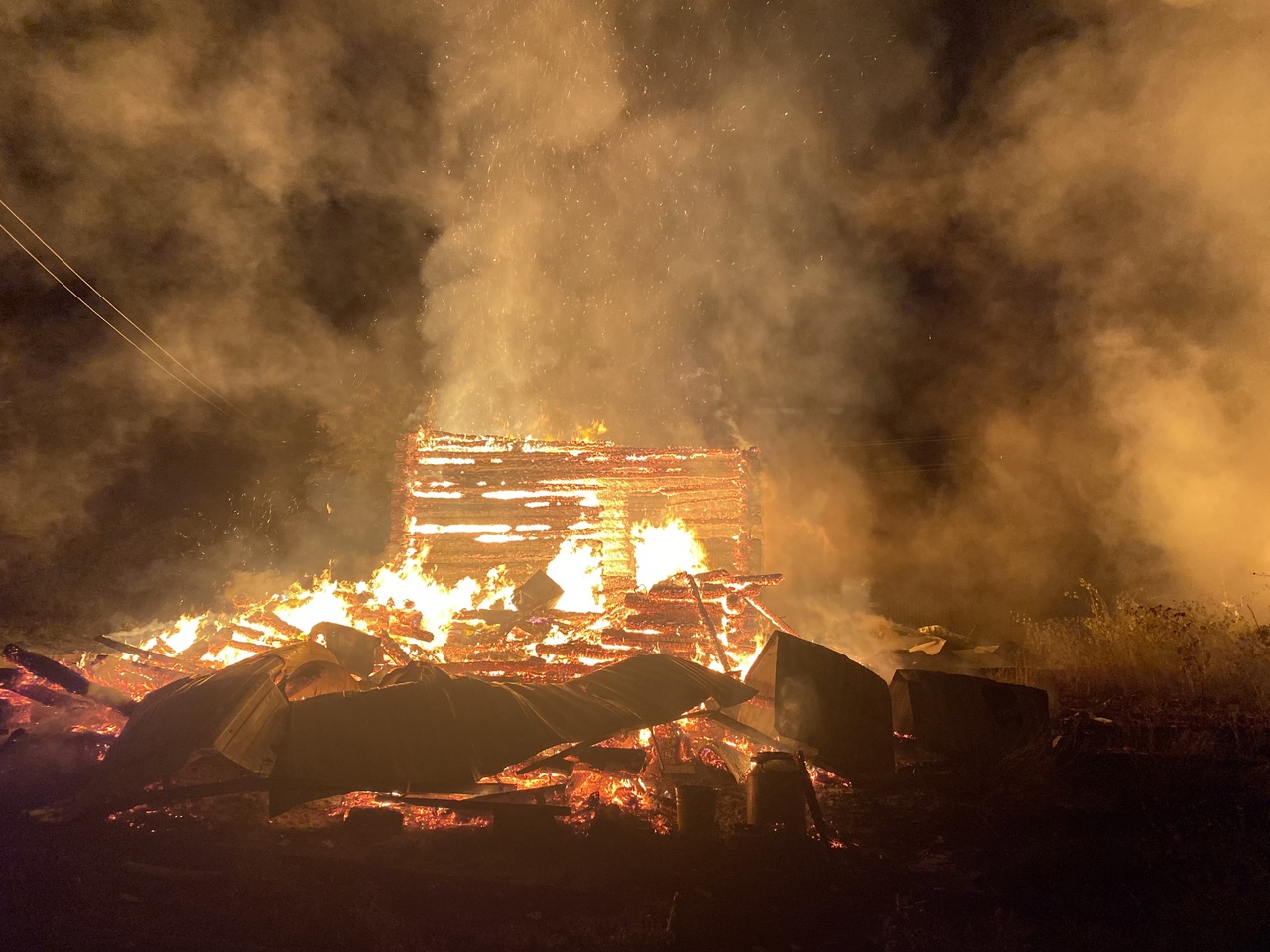 В Белозерском районе женщина пострадала при пожаре в деревянном доме |  09.09.2022 | Вологда - БезФормата