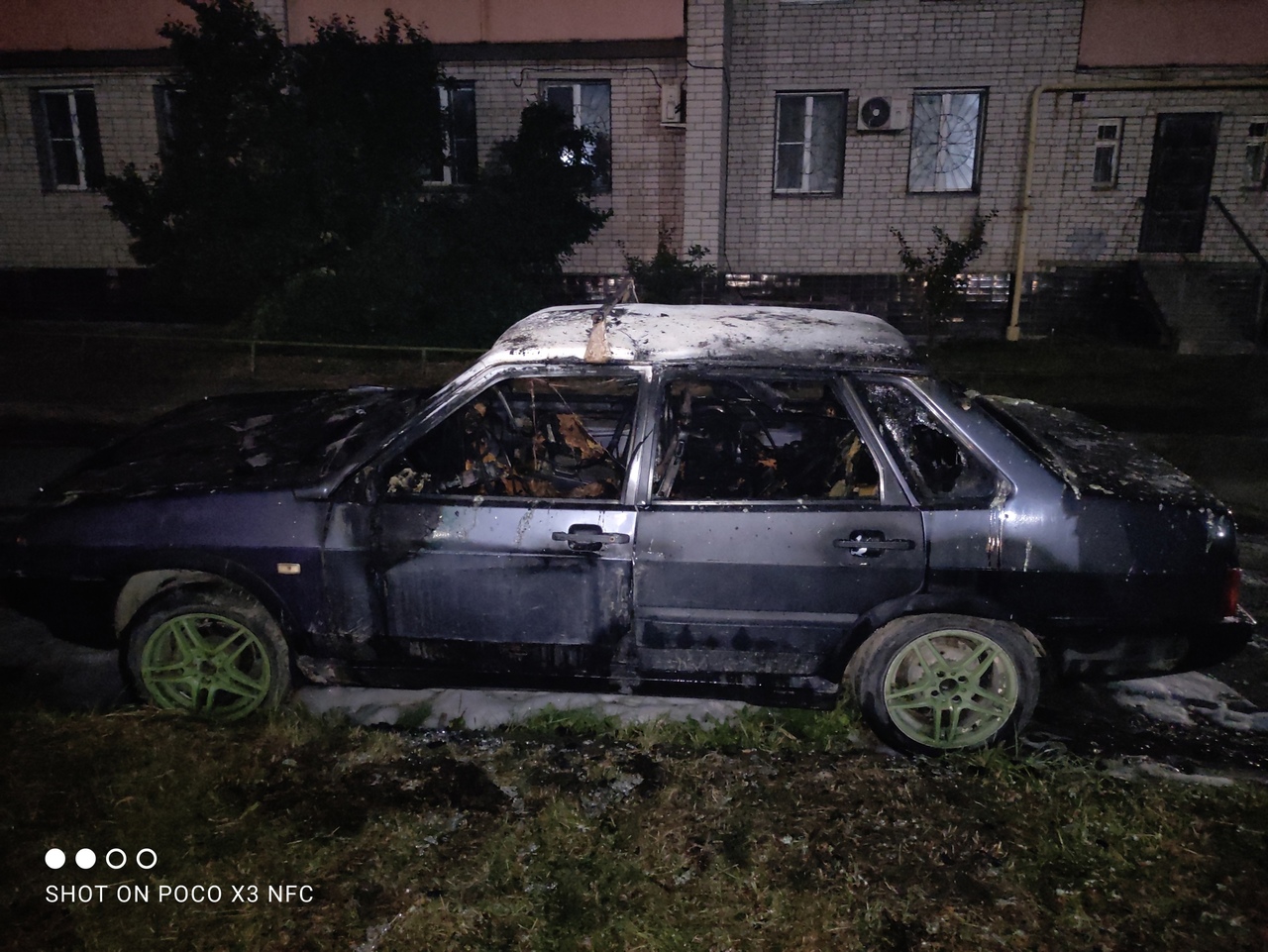 В Вологде на улице Ленинградской сгорел автомобиль ВАЗ | 26.08.2022 |  Вологда - БезФормата