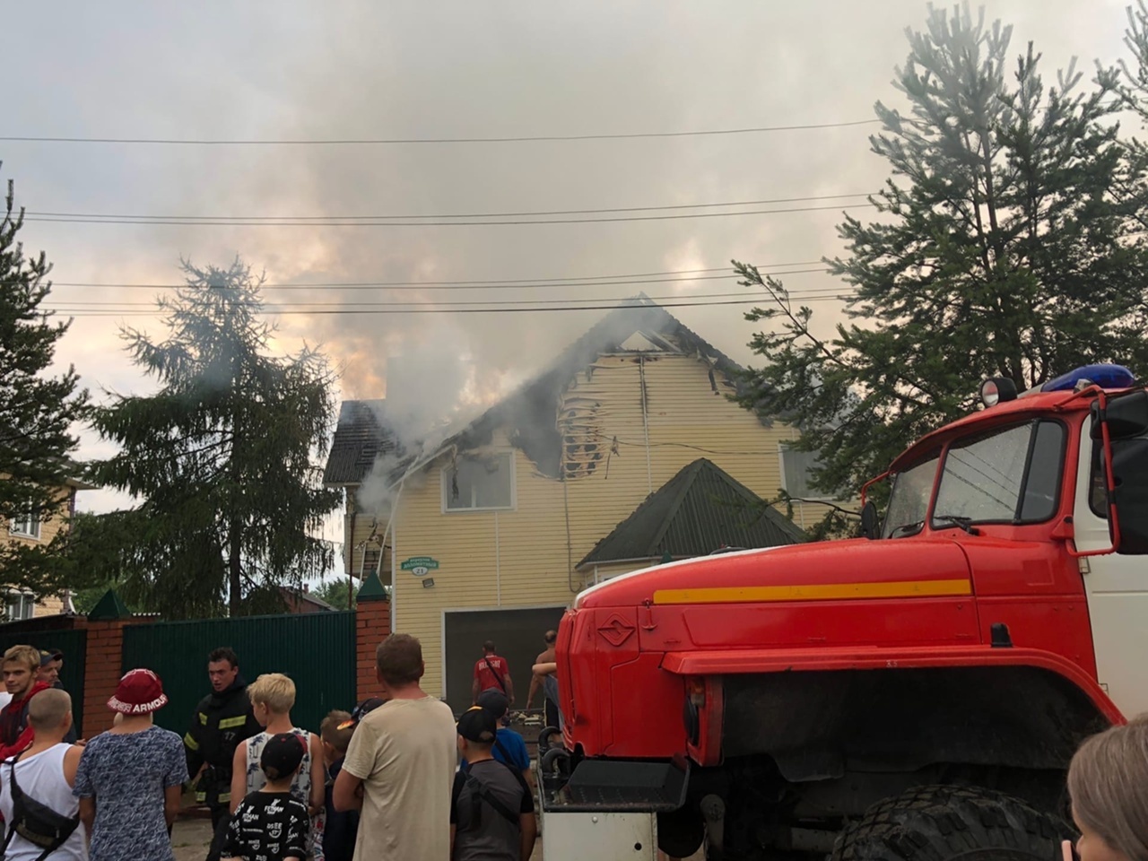 В Соколе из-за удара молнии загорелся дом | 12.07.2022 | Вологда -  БезФормата