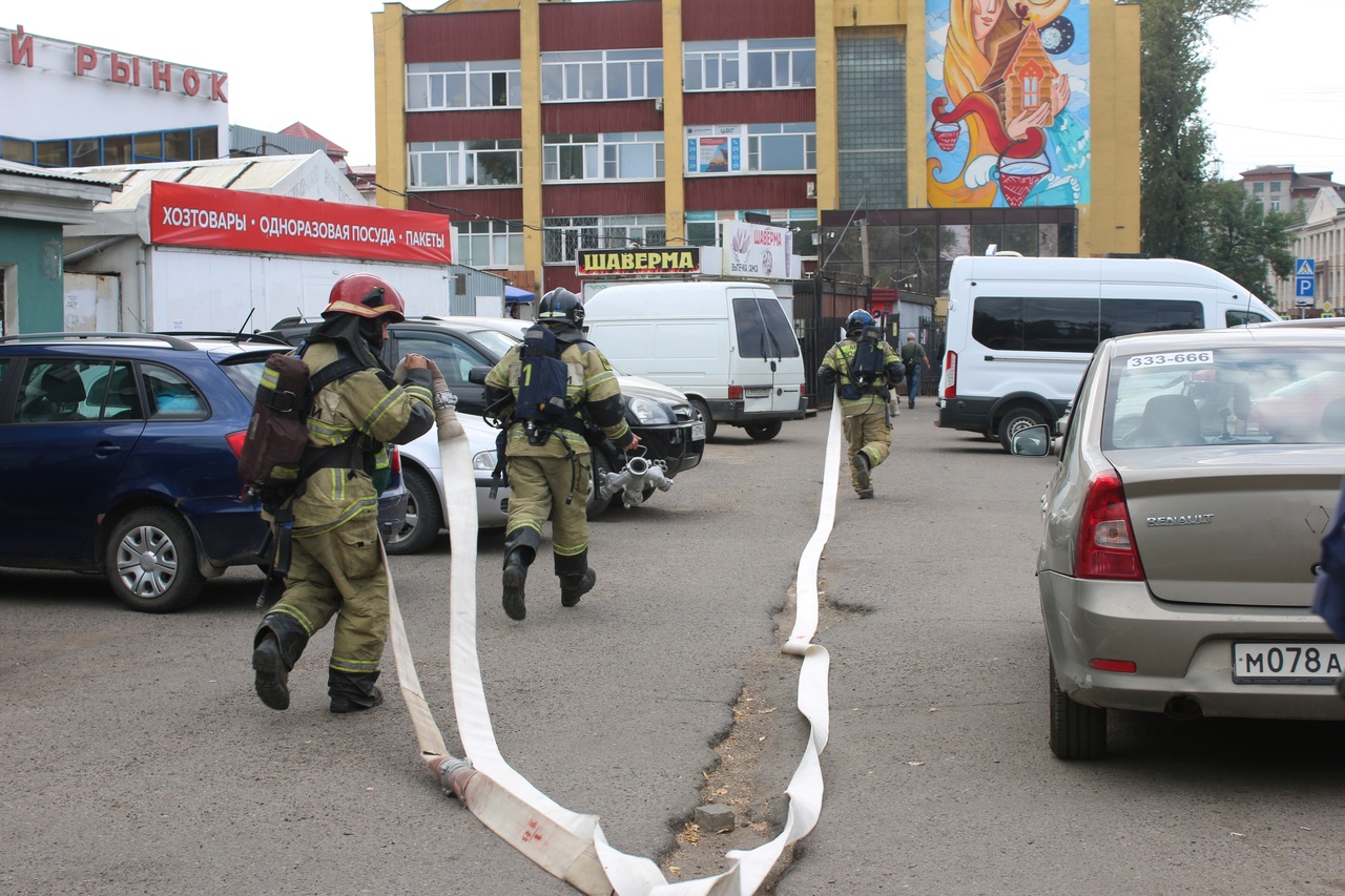 На городском рынке в Вологде прошли пожарно-тактические учения | 30.08.2022  | Вологда - БезФормата