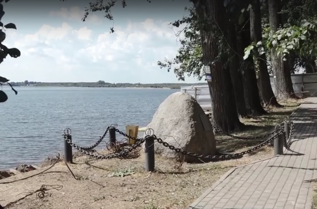 Село набережная. Набережная в Устье Вологодской области. Фото набережной в Устье. Набережная река Кубена новый проект.