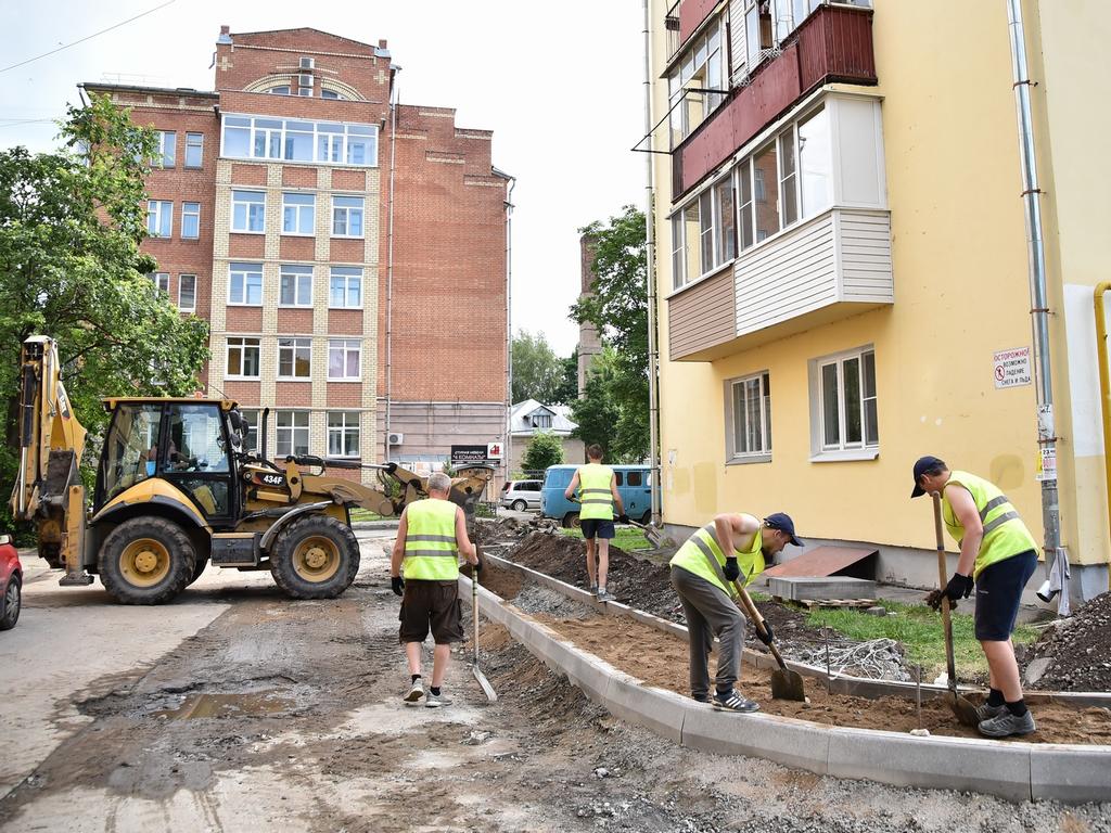 Ремонт дворовых. Вологда дворы. Ремонт дворов. Отремонтированный двор. Городская среда.