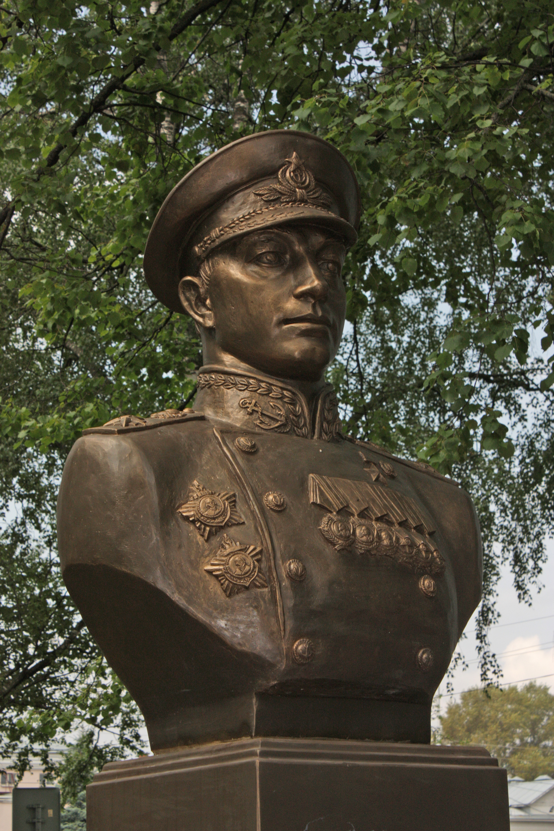 Памятник Кузнецову в Вологде