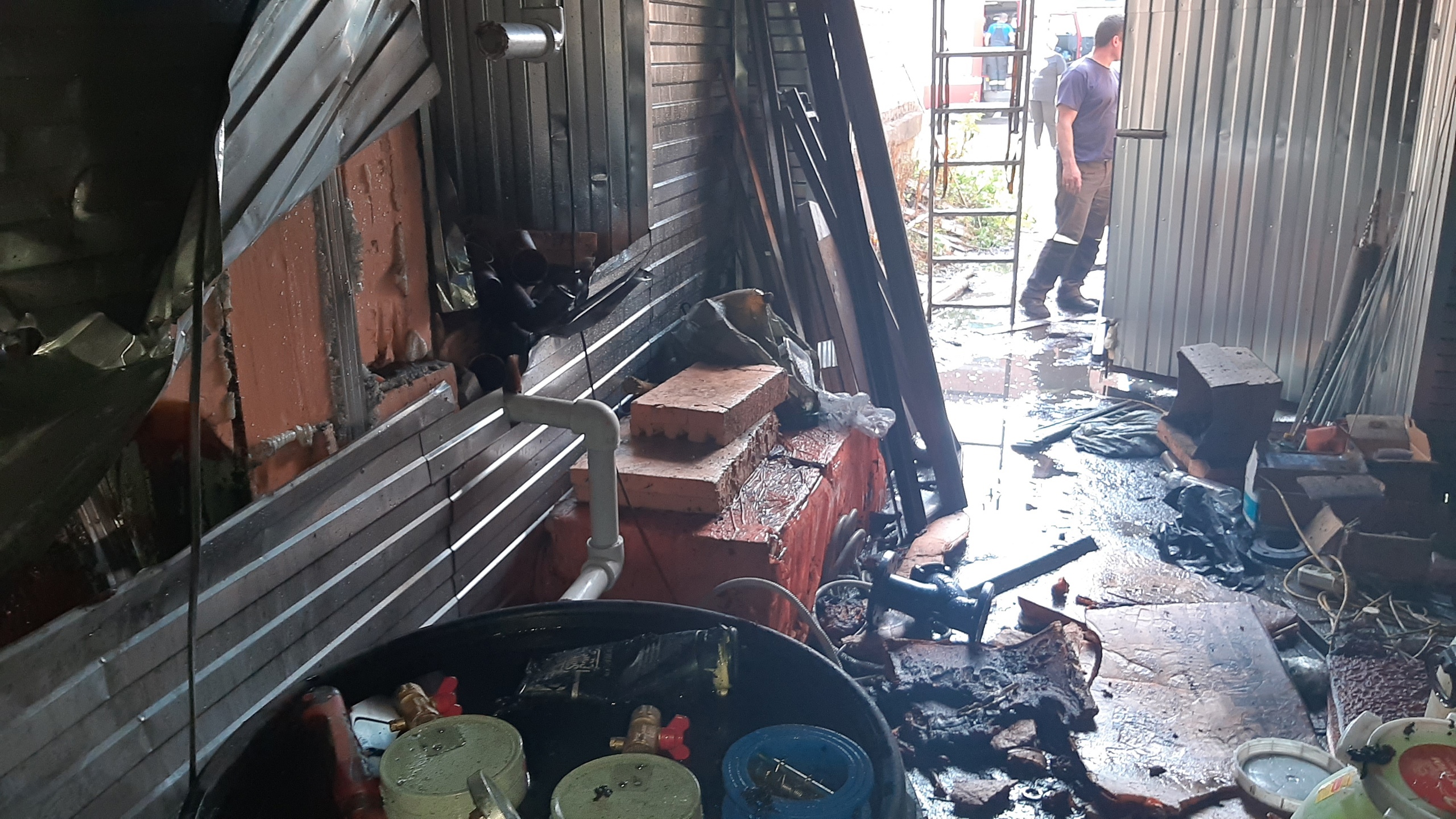 В Череповце произошел пожар в здании неэксплуатируемой котельной