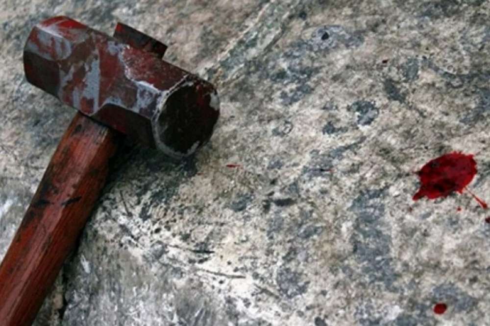 В Грязовце осудили пенсионера, который убил собутыльника ножом и кувалдой