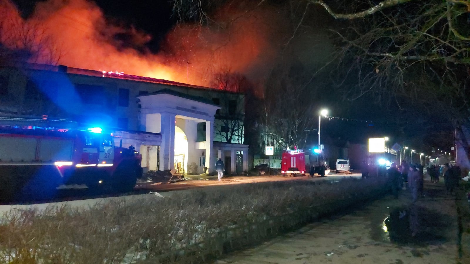 Здание льнокомбината в Красавино, в котором произошел пожар, в конце 2020  года было продано с торгов | 07.04.2021 | Вологда - БезФормата