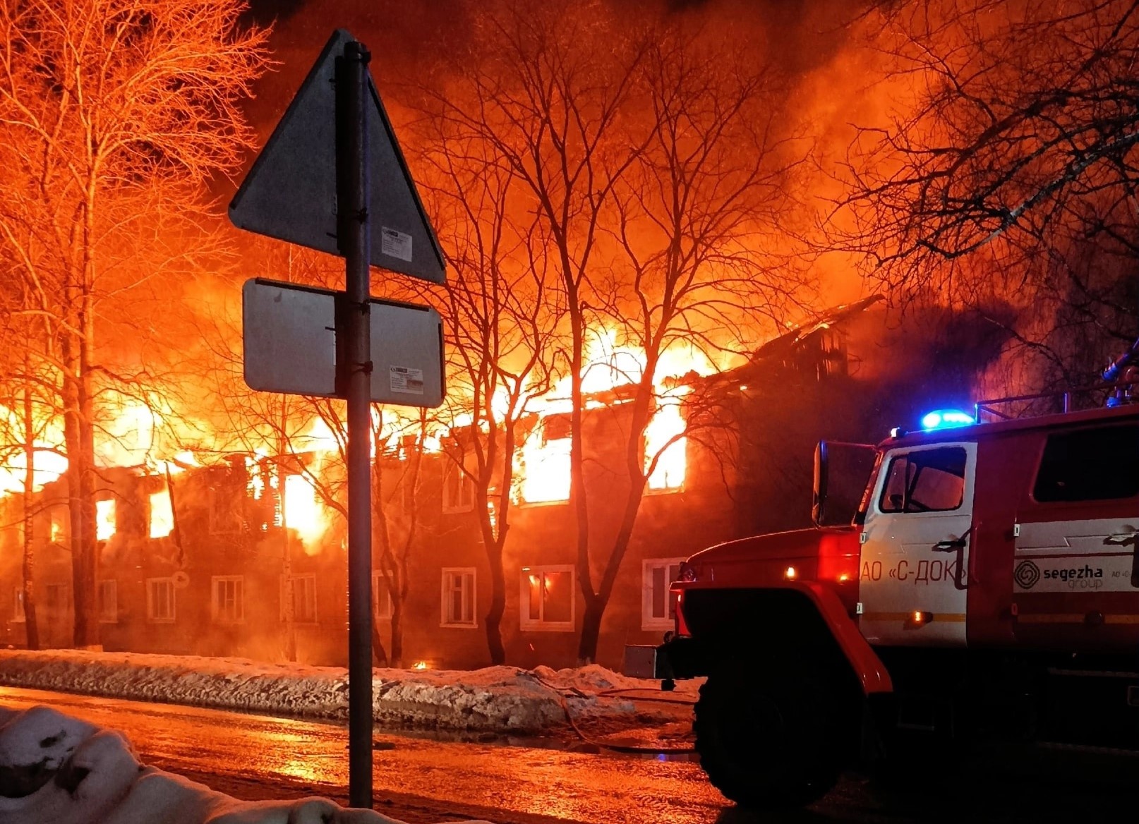 20-квартирный деревянный жилой дом сгорел в Соколе 26 января