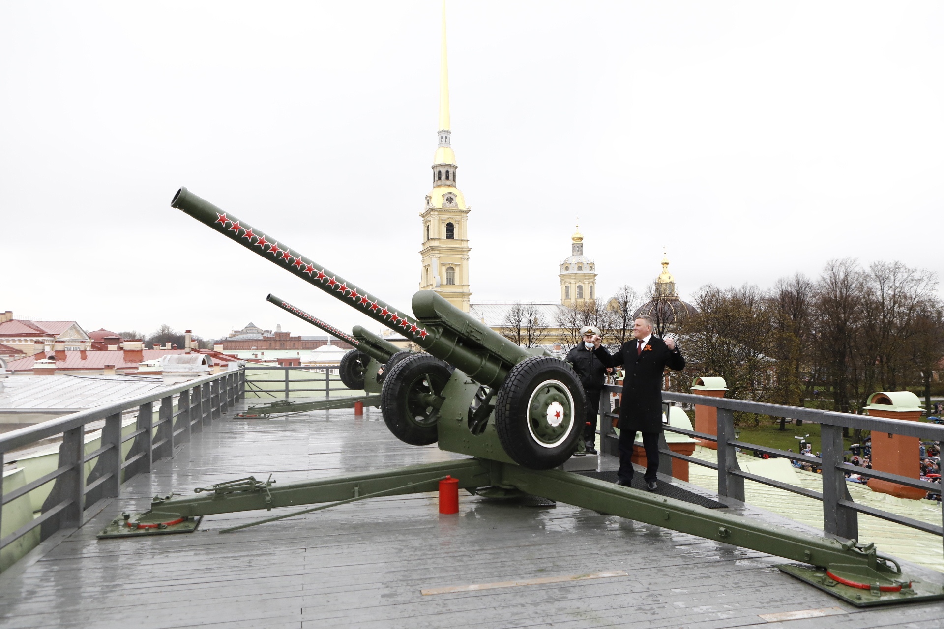 Вологодский губернатор выстрелил из пушки в Петропавловской крепости  Санкт-Петербурга | 06.05.2021 | Вологда - БезФормата