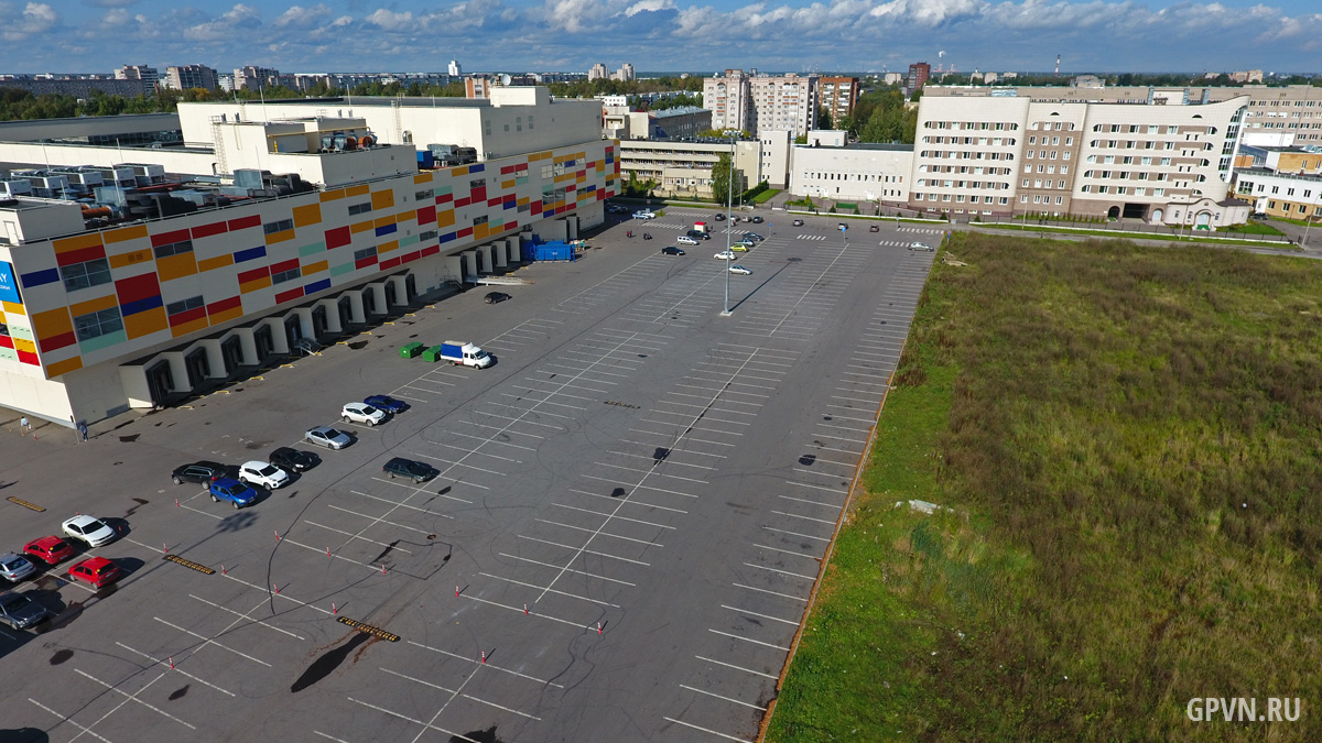 Парковка в тц. ТРЦ мармелад парковка Великий Новгород. Park автостоянка Великий Новгород. Парковка ТЦ. Парковка торгового центра.