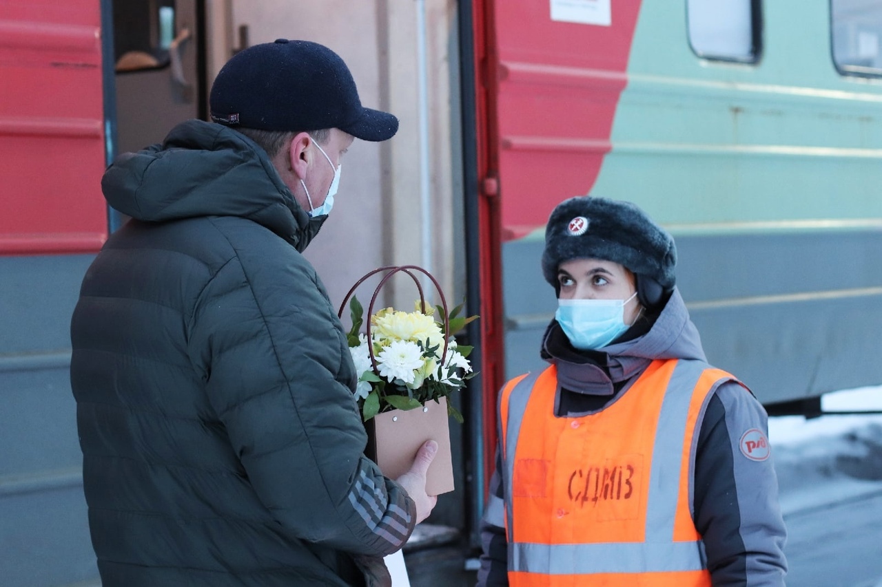 Вологжанка-помощник машиниста электропоезда отправилась в первый  самостоятельный рейс в Буй | newsvo.ru