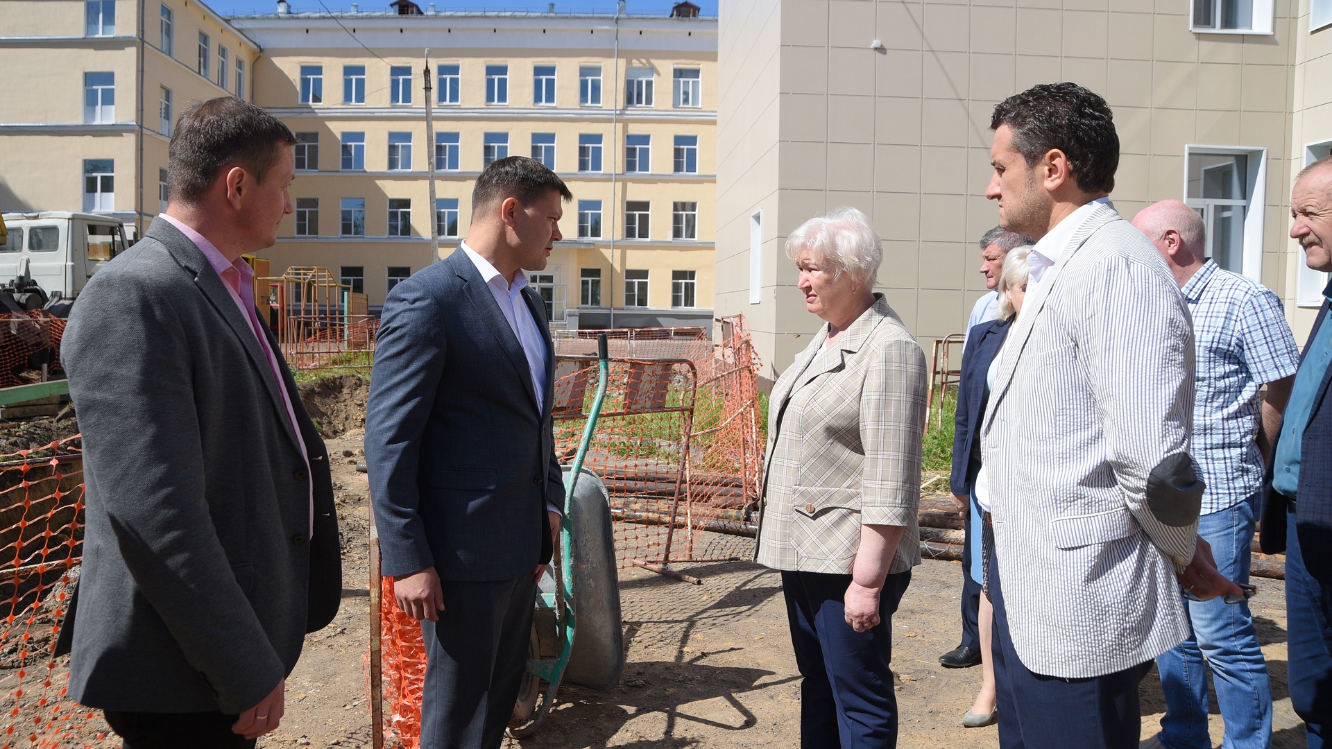 В Вологде подготовлена площадка для нового стадиона школы №15 | 22.06.2022  | Вологда - БезФормата