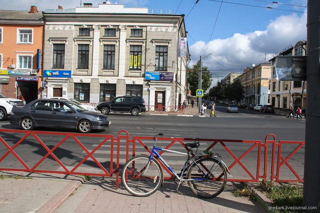 Улицы том. На улице появились Яндекс.