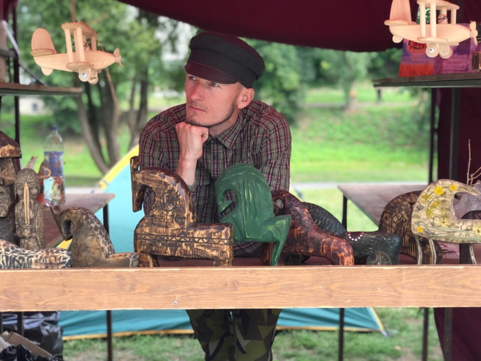 Мастер Олег Арсеньев: «Резьба по дереву для меня сродни медитации»