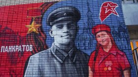 Портрет Героя Советского Союза Александра Панкратова появился на стене общежития под Вологдой
