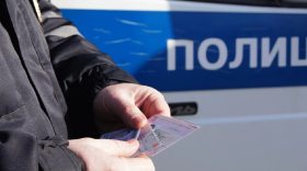 В Череповце водитель, попавший в ДТП, предъявил полицейским поддельные права