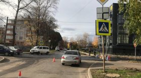 На улице Дзержинского в Вологде дорожный рабочий попал под машину