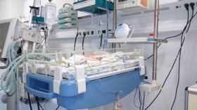В перинатальном центре Вологды спасли жизнь младенцу с аномалией легких