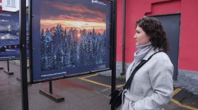 Выставка фотографий открылась на перроне железнодорожного вокзала в Вологде