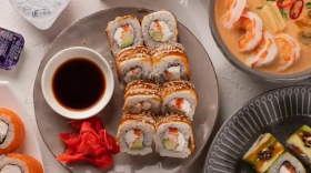 В Вологде УФАС выдало предписание предпринимателю убрать рекламу суши «ЁбиСуёби» и «КуниЛи»