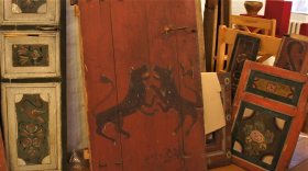 Старинные деревянные расписные двери из частной коллекции поступили в Кирилло-Белозерский музей-заповедник