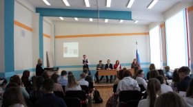 Молодежная  администрация Вологды проводит мобильные приемные в учебных заведениях города