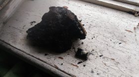 Загоревшийся в кармане куртки телефон стал причиной пожара в школе Великого Устюга