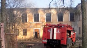 В Вологде горело здание бывшей школы на Гагарина