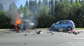 Две легковушки столкнулись на трассе Вологда – Новая Ладога: погиб человек