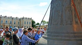 Главный колокол Александро-Невской лавры вызвал ажиотаж среди вологжан