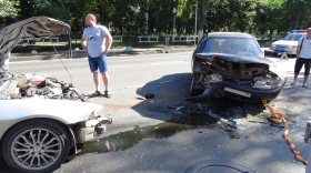 Два водителя пострадали в Вологде в ДТП на  Авксентьевского