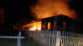 В Череповецком районе сгорел заброшенный дом